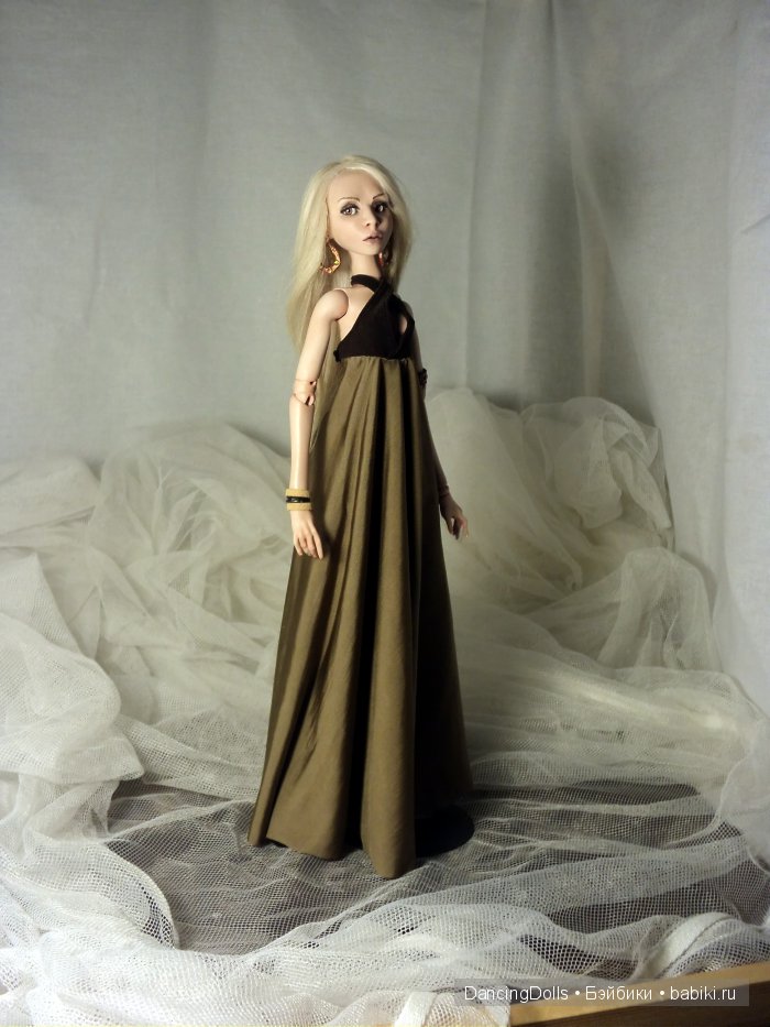 Как утешить девушку? купите ей шубку и сапожки. Чем шарнирные куколки отличаются от девушек (фото 8)