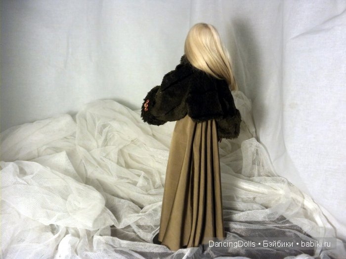 Как утешить девушку? купите ей шубку и сапожки. Чем шарнирные куколки отличаются от девушек