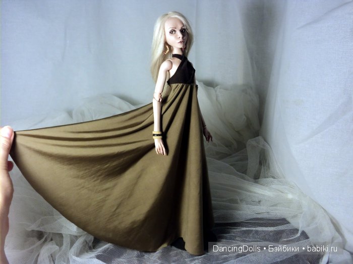 Как утешить девушку? купите ей шубку и сапожки. Чем шарнирные куколки отличаются от девушек (фото 9)