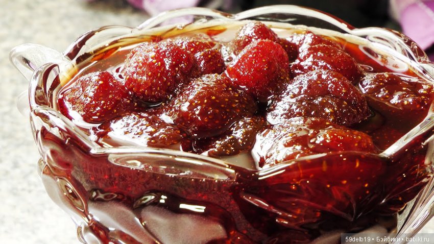 Клубника поспела - ароматом манит