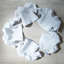 Пять белых кофточек