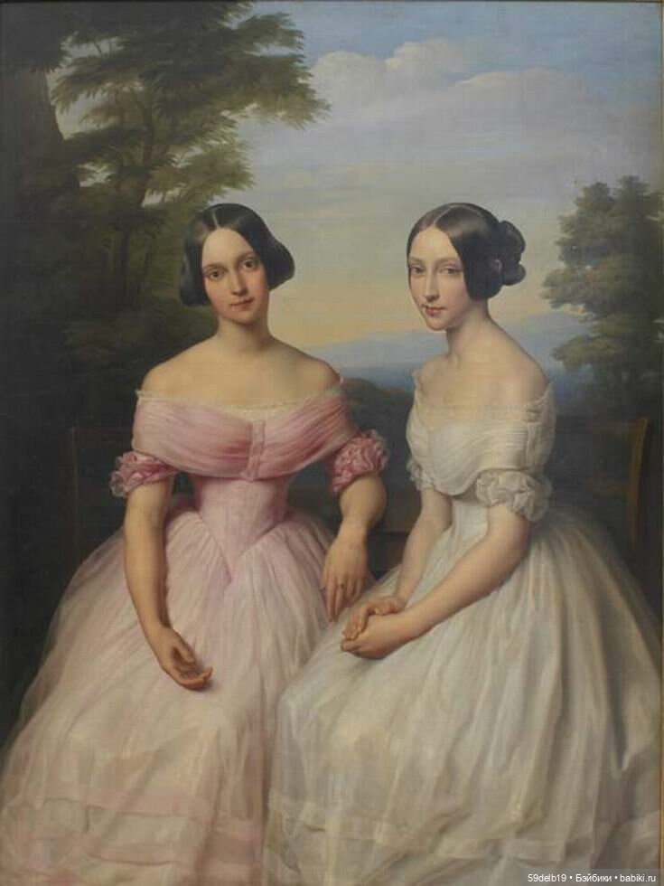 Сёстры в одинаковых платьях (фото 3)