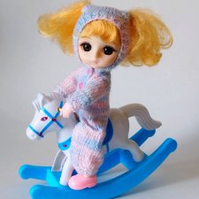 Малышка Тея в новом комбезике