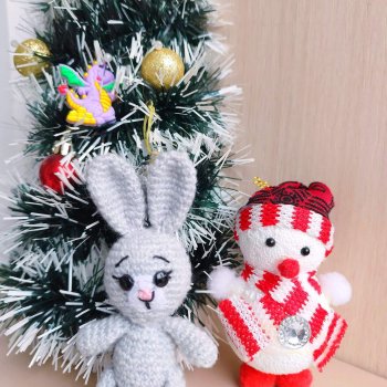 Вязаная игрушечка "Зайка серенький" для кукол