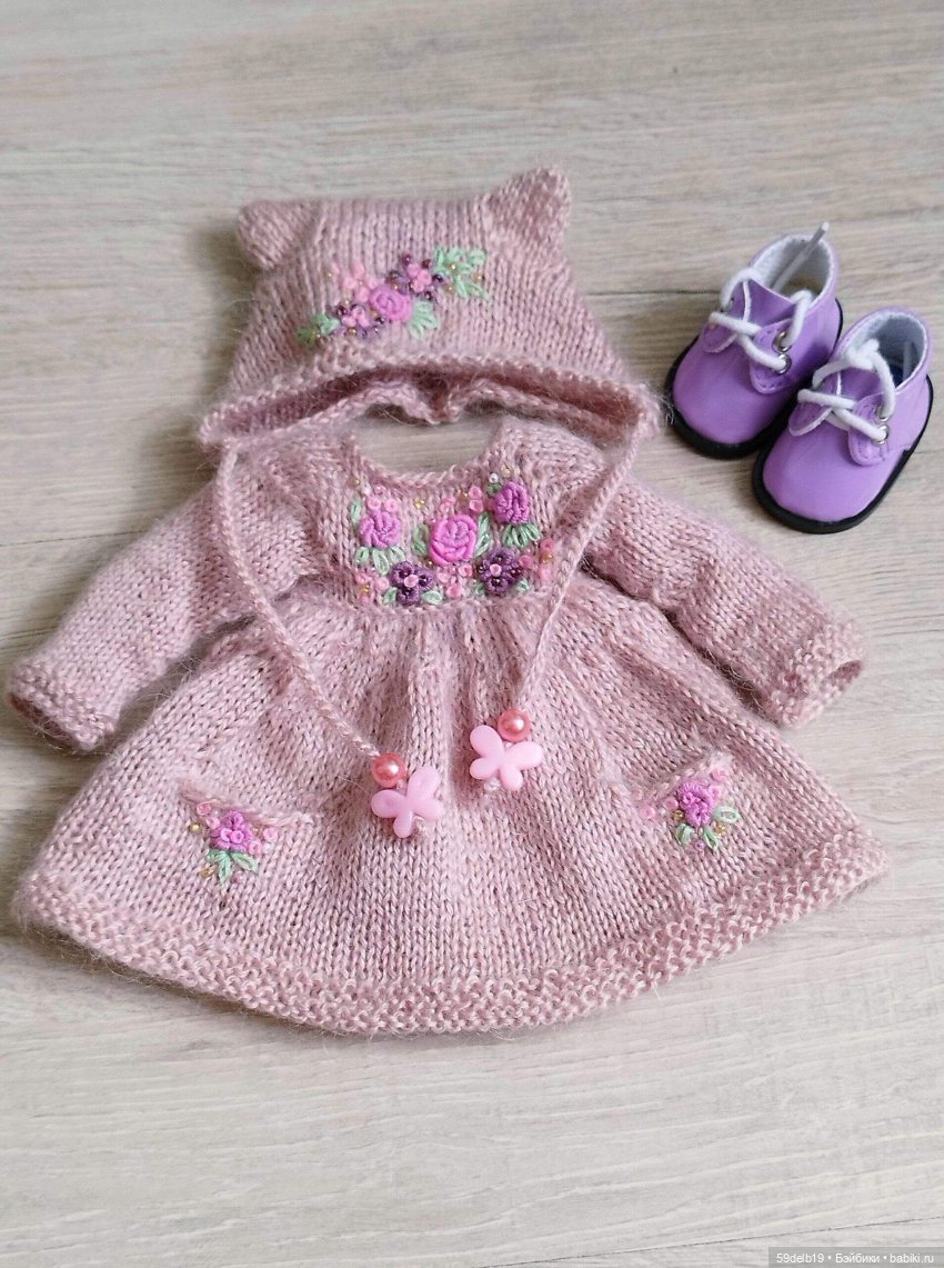 Платье и шапочка из мохера с вышивкой для куклы паола рейна | Бэйбики Платье и шапочка из мохера с вышивкой для куклы паола рейна