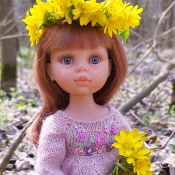 Зацвела калужница в лесу