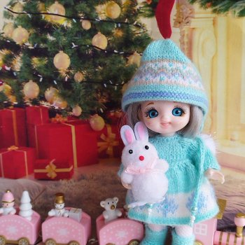 Ещё одна ма-аааленька внученька Дедушки Мороза