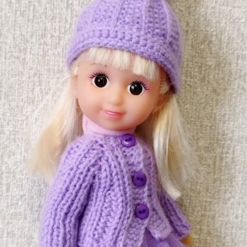 Сиреневый наряд для внучкиной куколки