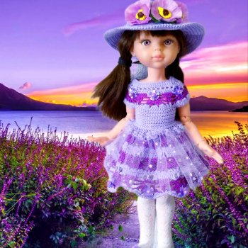 Много кукол, много нарядов, много природы и море цветов