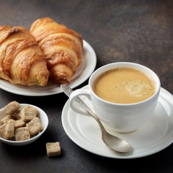 Любителей растворимого кофе - с праздником