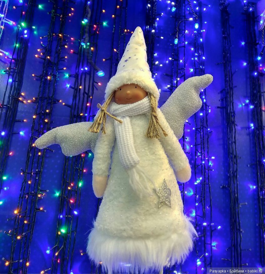 Новогодний ангел спускается ночью с небес, чтобы подарить людям волшебные сновидения!