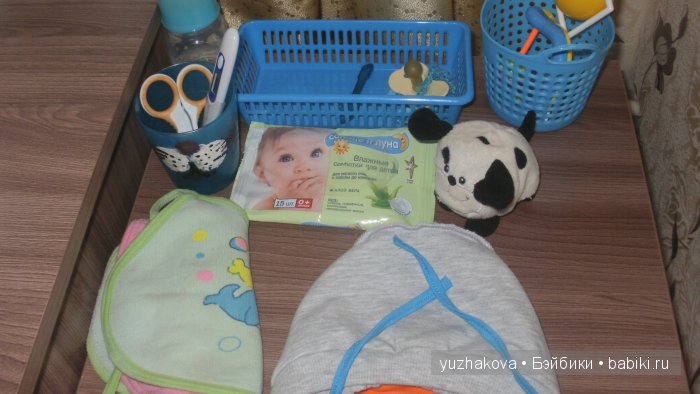 А пока она спит хочу вам показать наш шкафчик - тумбоку и пеленальный столик