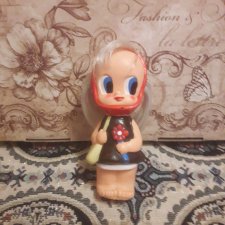 Резиновая игрушка. Красная шапочка. Резиновая игрушка. Красная шапочка.