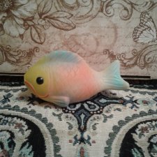 Резиновая игрушка. Рыбка. Резиновая игрушка. Рыбка.