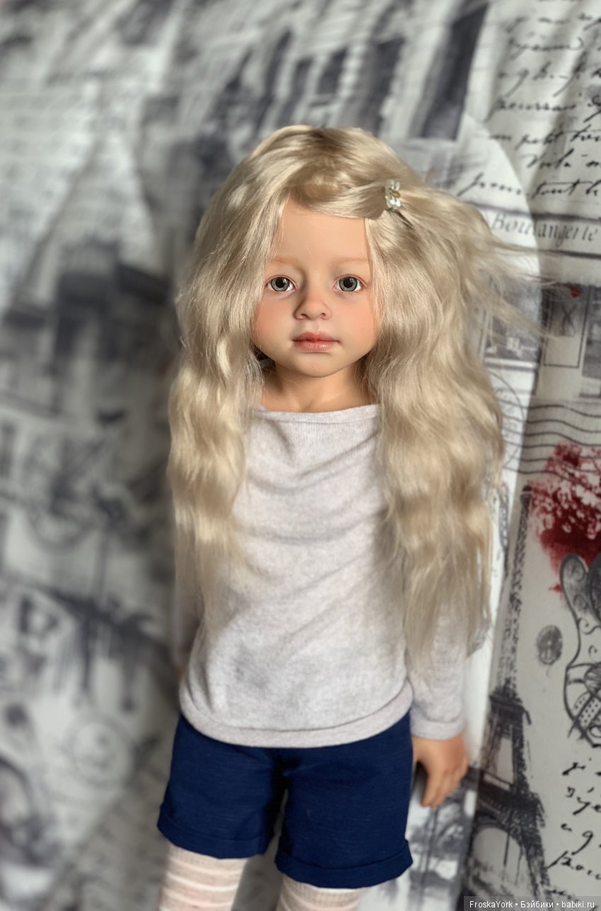 А нам ещё нужна блондинка...Наша Катя