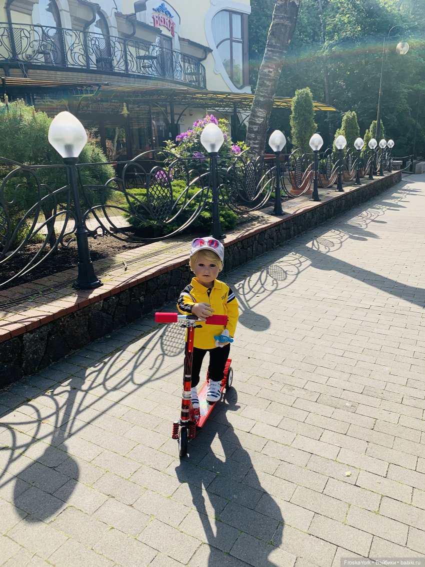 Купи ребёнку самокат-и со спокойной жизнью можно проститься. Первое лето Марка