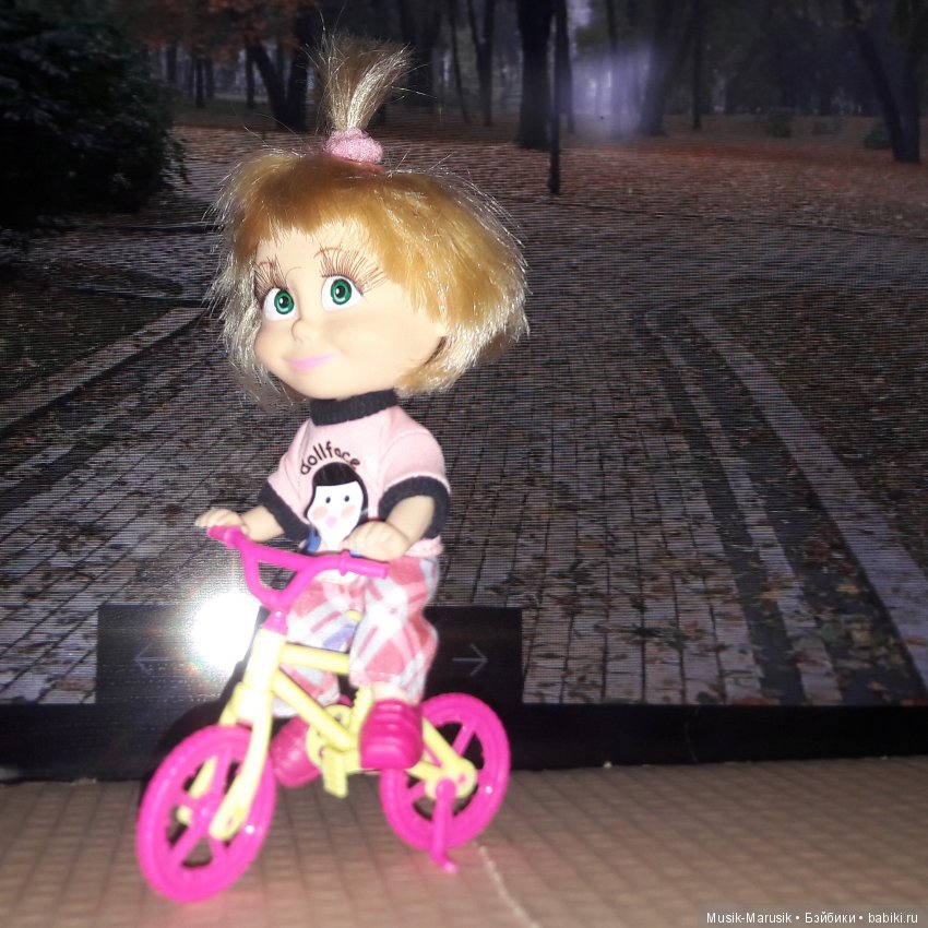 Машкины покатушки — Куклы Маша и Медведь (Simba): Маша в кармашке