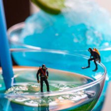 Крошечные миры от Петера Чаквари