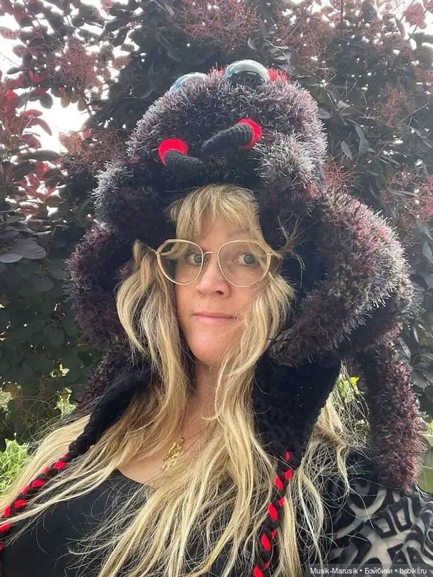 Девушка создала 18 уникальных и невероятно красивых вязаных крючком шапок с животными, которые нашли массу поклонников