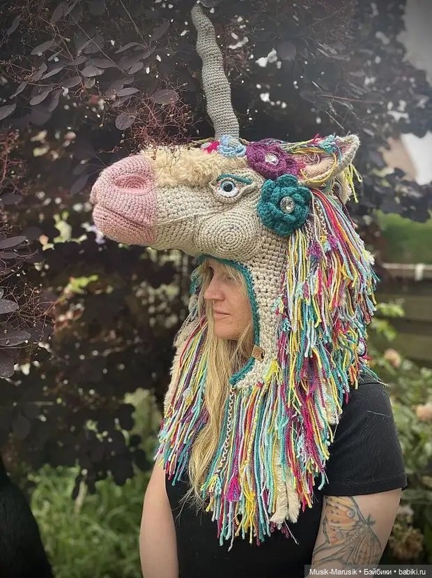Девушка создала 18 уникальных и невероятно красивых вязаных крючком шапок с животными, которые нашли массу поклонников (фото