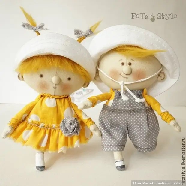 Тряпичные игрушки Fetastyle: глядя на них, не получается удержаться от улыбки и воспоминаний о детстве (фото 10)