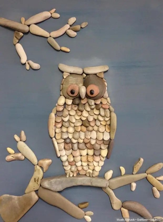 Художник составляет удивительно реалистичные картины из камней, найденных на пляже (фото 9)