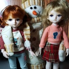 Подружки от Xiaomi. Новый год Лары и Леры