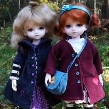 Кусочек осеннего леса: Лара и Лера