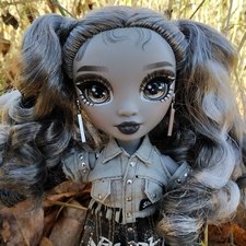 Оттенки серого: Николь Shadow High на прогулке