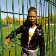 Кен Джон looks и солнечный денек