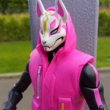 Парк и фигурка Фортнайт