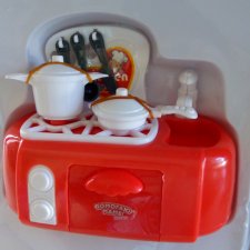 Плита и аксессуары мини для кукол от ABtoys. Помогаю маме.