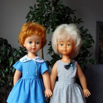 Одна кукла пришла - вторую привела