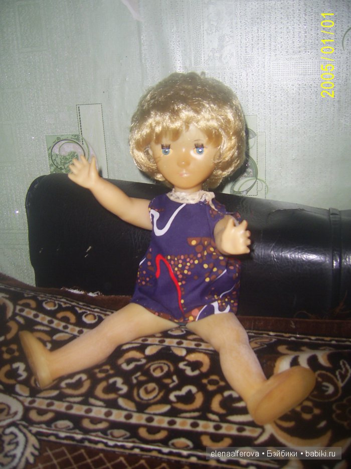 А эту красоту я увидела из далека и у меня что то екнуло внутри, думаю надо брать!Взяла, пришла домой и нашла клеймо STRAUME RIGA. Моему счастью нет придела.это первая Латвийка в моей коллекции