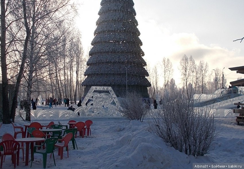Городские зарисовки. Городская ёлка (фото 5)