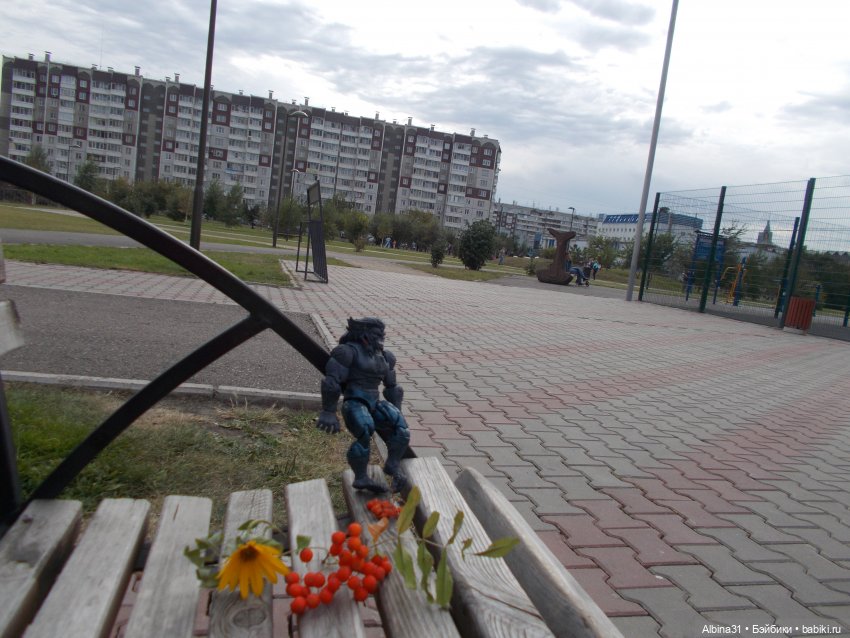 Городские зарисовки. Новенький... Х-мен