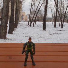 Идёт солдат по городу