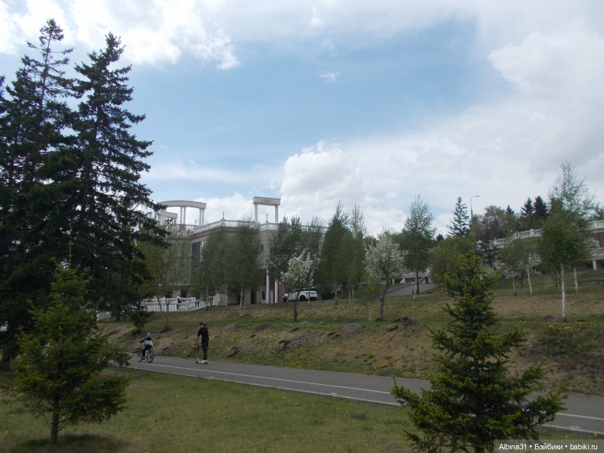 Прогулка по набережной, сравнение