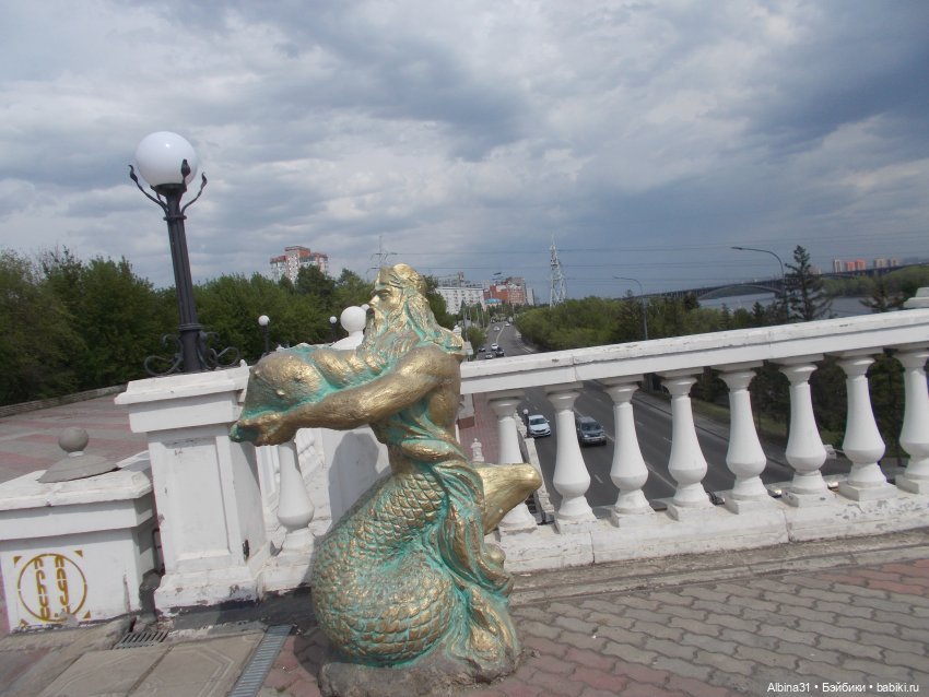 Прогулка по набережной, сравнение