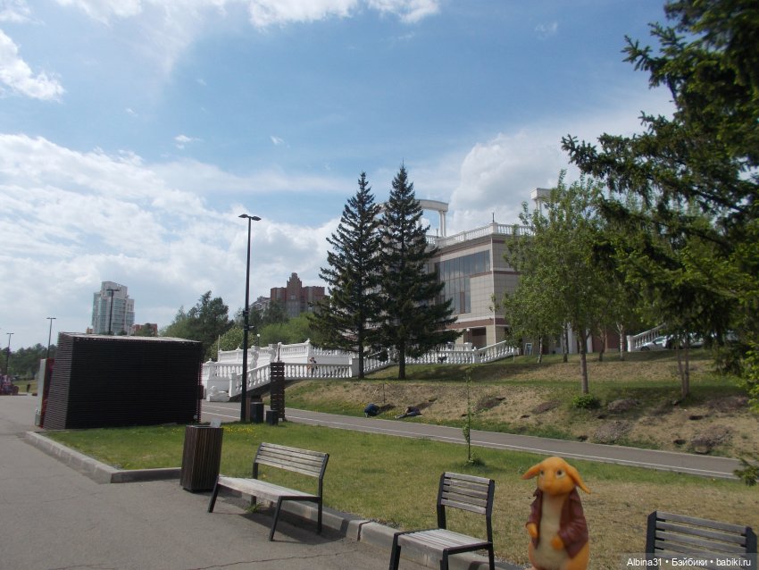 Прогулка по набережной, сравнение