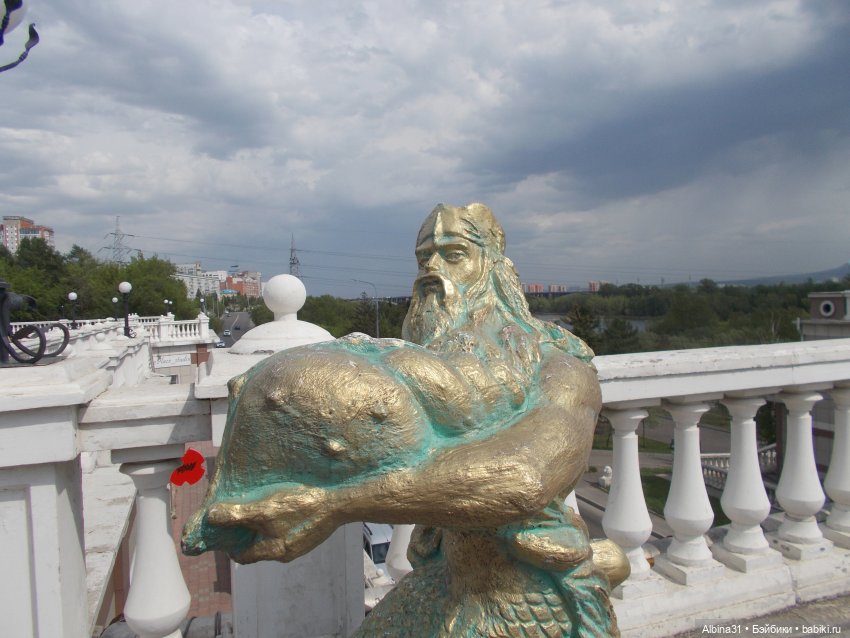 Прогулка по набережной, сравнение