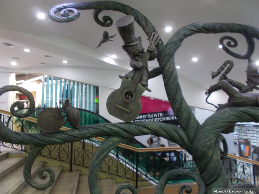 Екатеринбургу. Пассаж. Июнь 2022 года