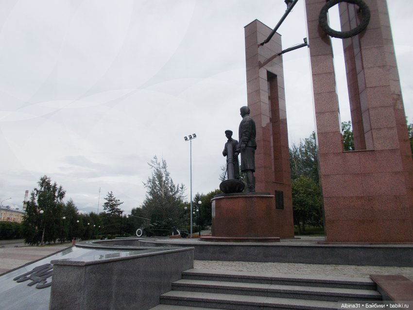 Городские зарисовки с кудряшкой Сью