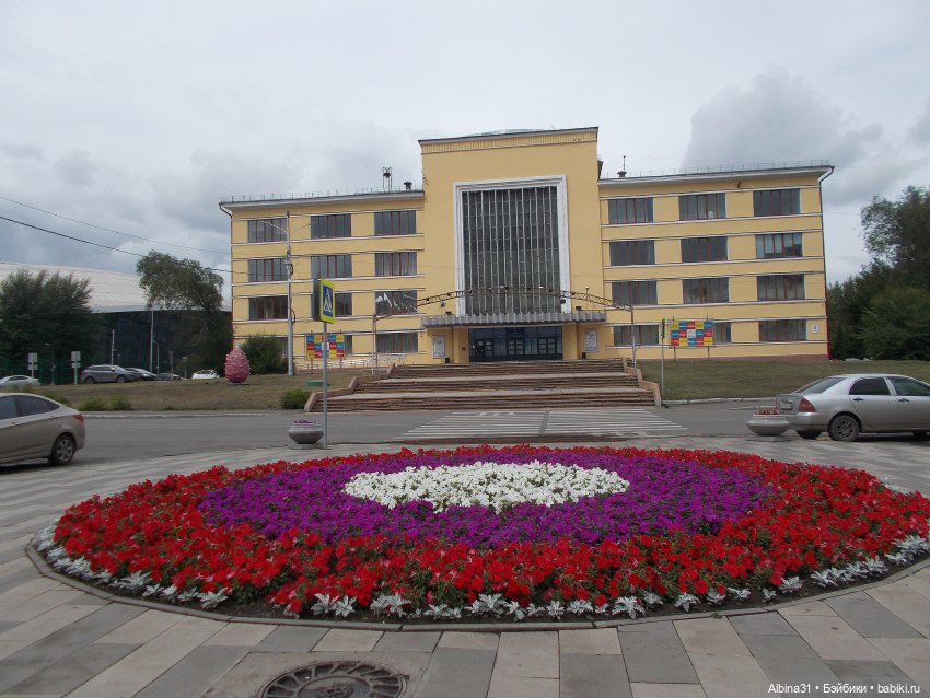 Городские зарисовки с кудряшкой Сью