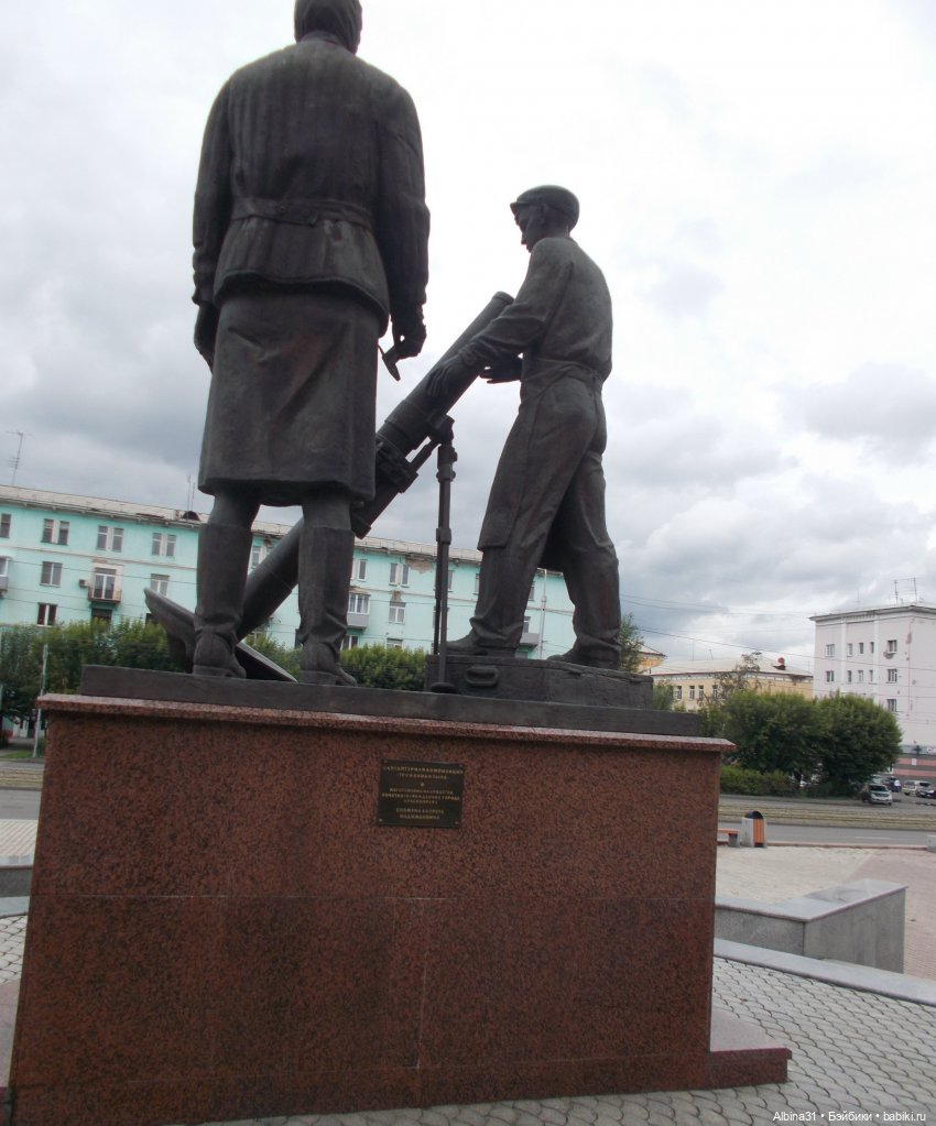 Городские зарисовки с кудряшкой Сью