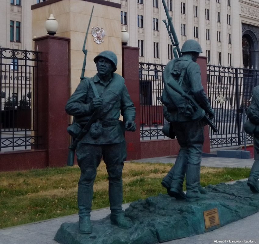 Юрий Никулин, скульптуры Москвы (фото 8)