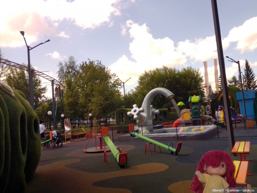 Городские зарисовки...Троя и Гагарина, парки 2024 год