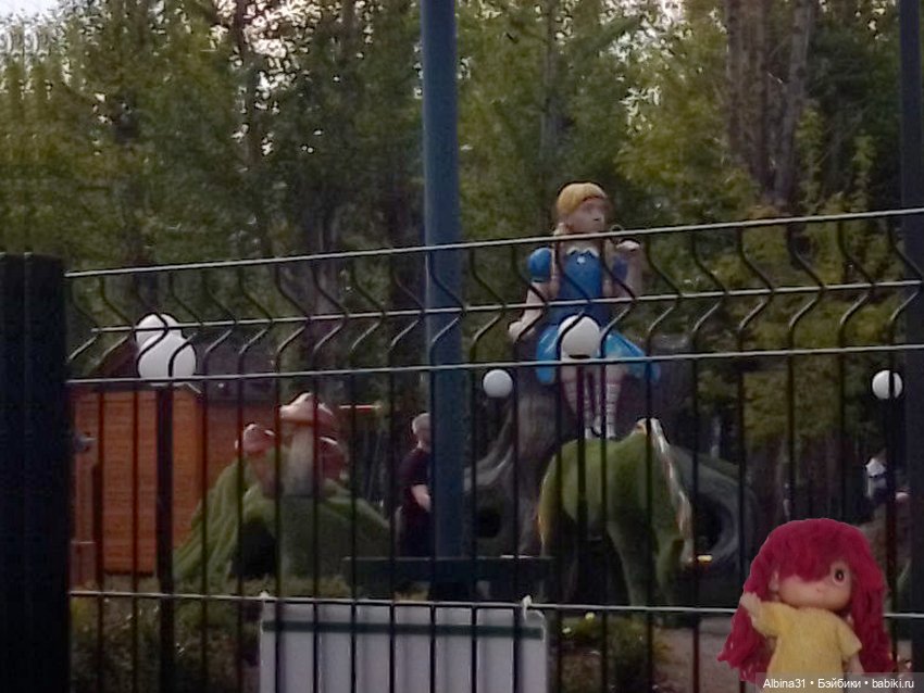 Городские зарисовки...Троя и Гагарина, парки 2024 год