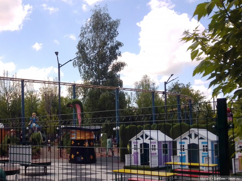 Городские зарисовки...Троя и Гагарина, парки 2024 год