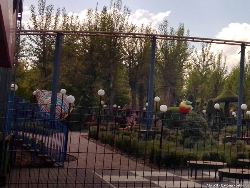 Городские зарисовки...Троя и Гагарина, парки 2024 год